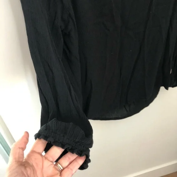 Old Navy Black Ruffled Blouse - Picture 3 of 5